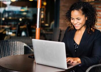 Balancing Act: 9 Strategies for Launching a Side Business While Keeping Your Day Job